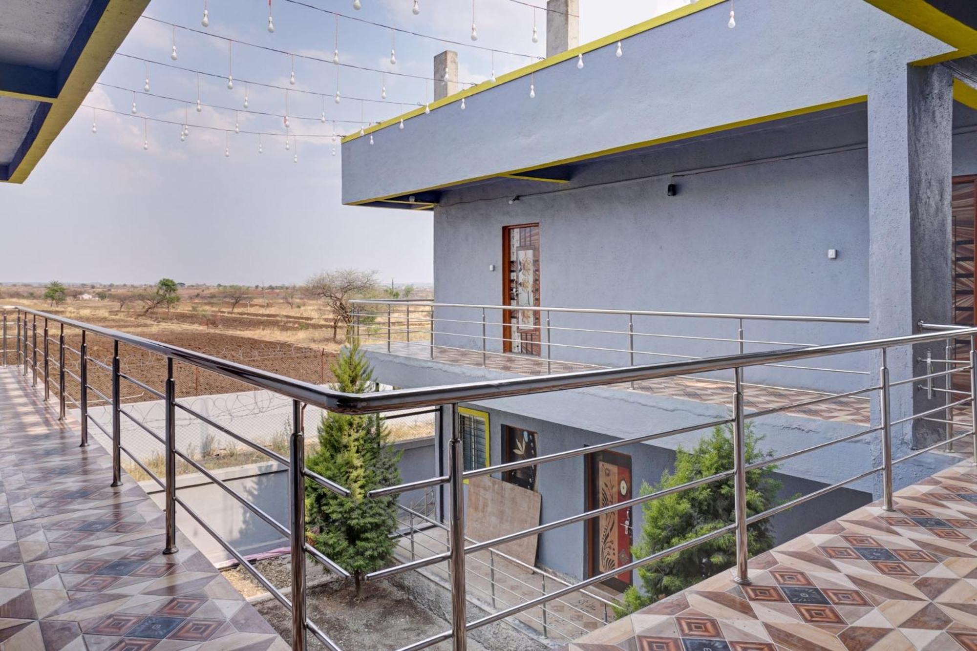 Hotel O Sky 7 Lodge Pimpalwandi Zewnętrze zdjęcie