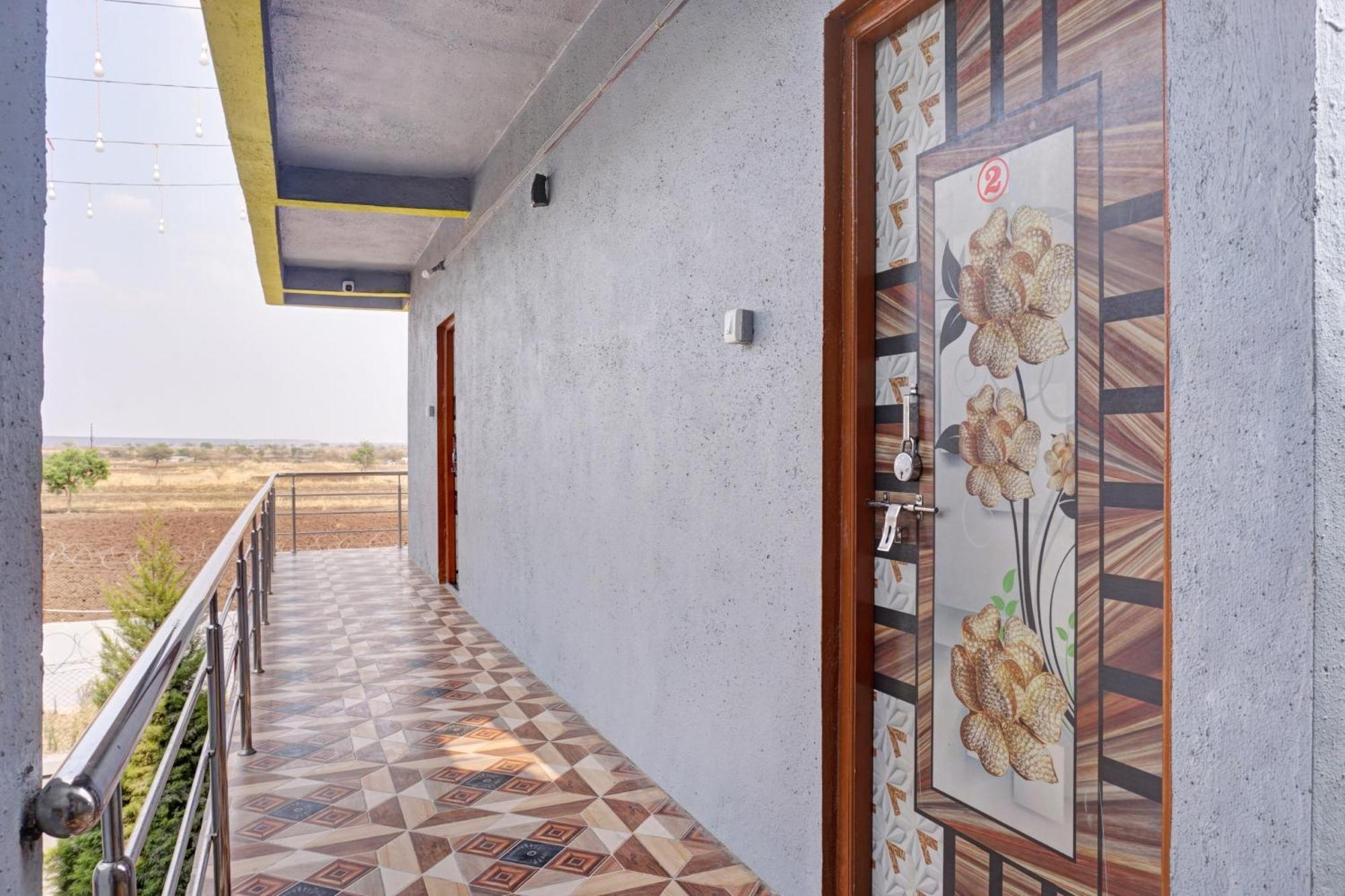 Hotel O Sky 7 Lodge Pimpalwandi Zewnętrze zdjęcie